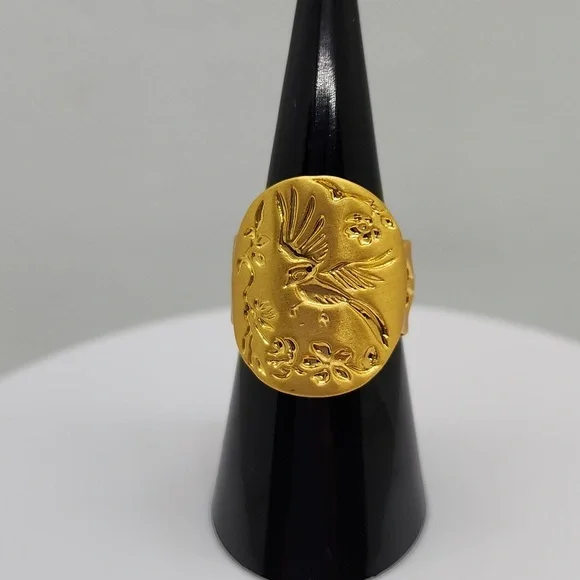Elegant Gold Bird Motif Ring - Picture 2 of 8